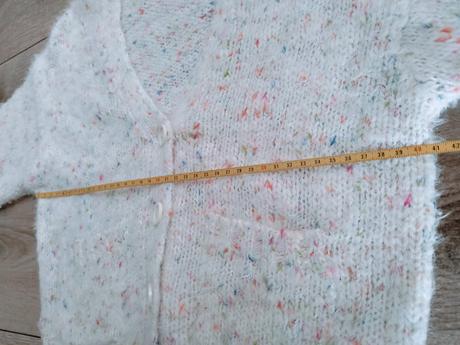 Príjemný svetrik, reserved,140