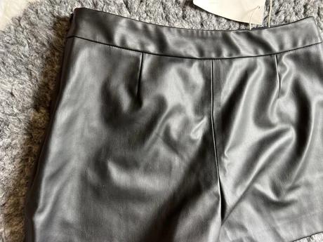 Čierny koženkový skort zara nový, zara,s