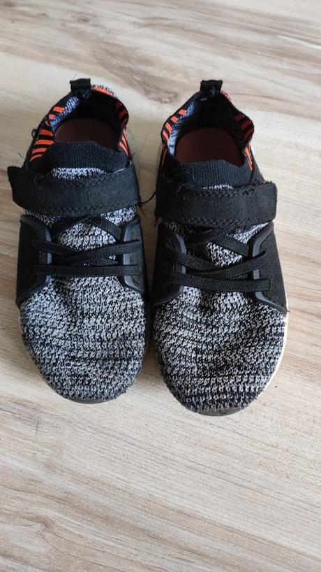 Tenisky, reserved,28