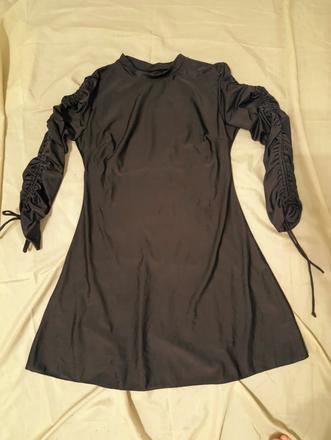 Čierne šaty s vsitou podprsenkou, l