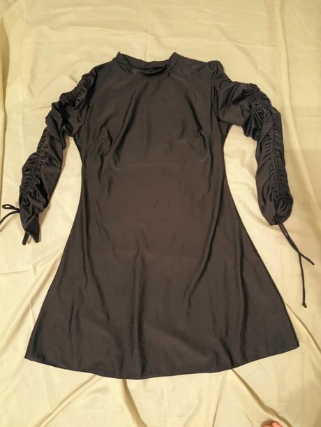 Čierne šaty s vsitou podprsenkou, l