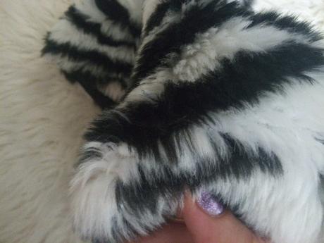 Bolerko zvierací motív zebra, s