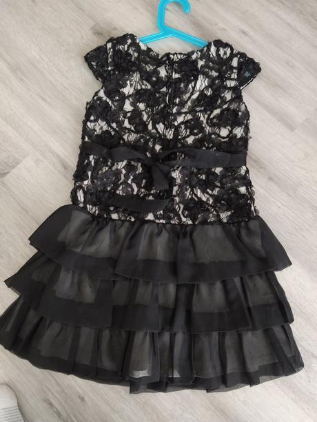 Spoločenské šaty, 122