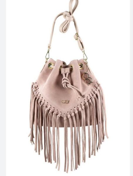 Akú farbu kabelky zvoliť podľa príležitosti?