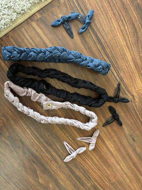 Čelenky a sponky pompdelux, 