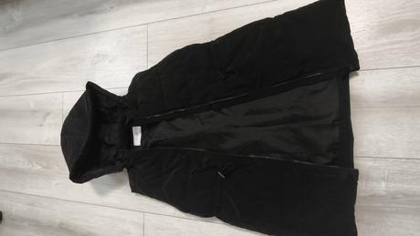 Vesta čierna s kapucňou, reserved,134