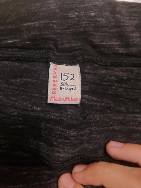 Obtiahnutá sukňa, xs