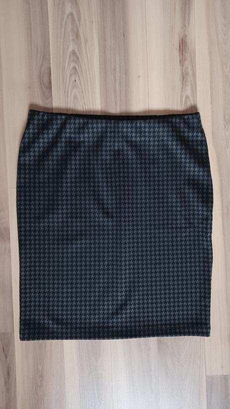 Sukňa na gumu - kohútia stopa, 36