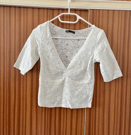 Cipkovany top s výstrihom, zara,m