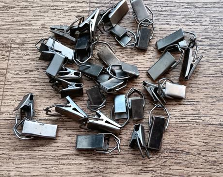 Retro staré krúžky a štipce na záclony, 