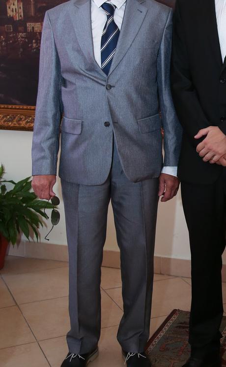 Predam cisto novy oblek rutz design+kravata, xl