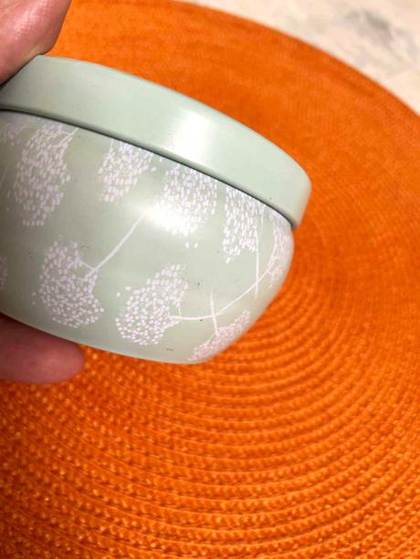 Plechová kazetka na drobnosti, 