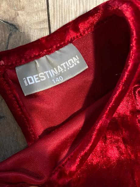 Semišové šaty, 140