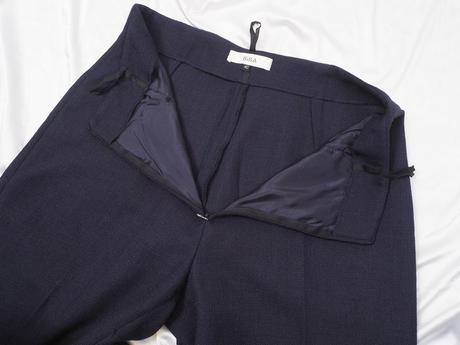 Kvalitný tmavomodrý kostým biba, 40