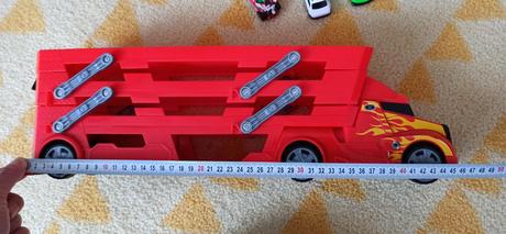 Kamión na prepravu áut,