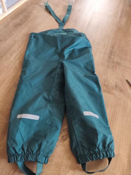 Nohavíc do dažďa, 98