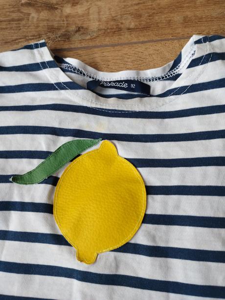 Pískacie tričko, 92