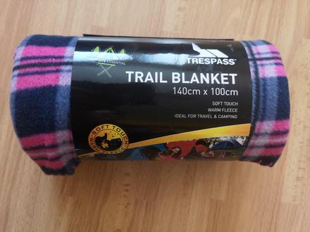 Trespass deka na spanie, kempovanie a turistiku,
