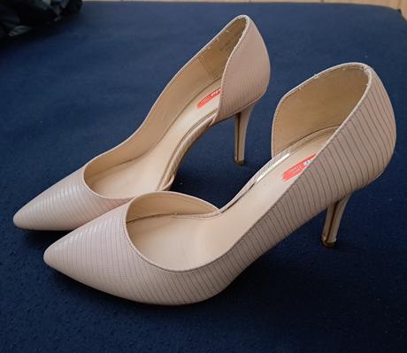 Predám lodičky púdrovej farby, veľ. 40, baťa,40