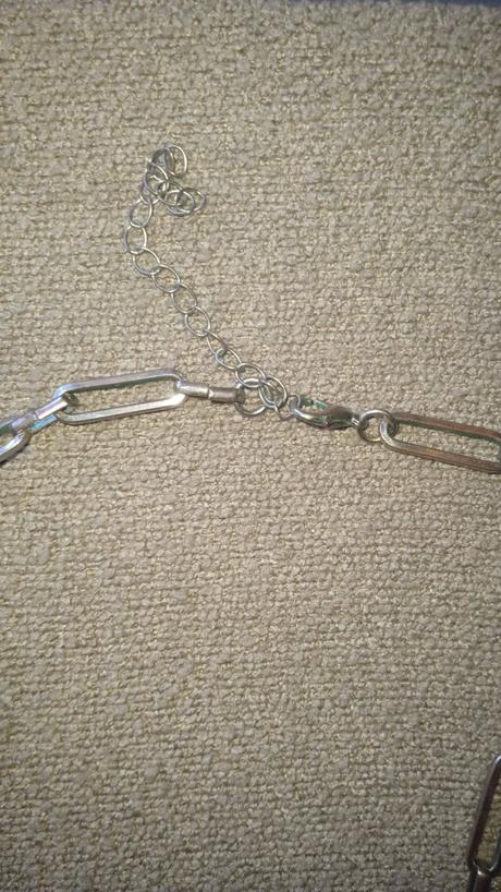 Strieborný náhrdelník, sinsay