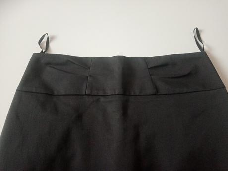 Kvalitná sukňa, 40