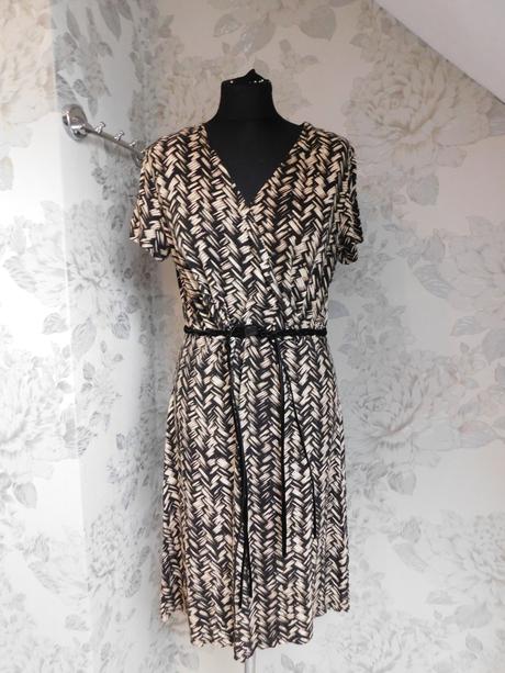 Pekne upletove šaty, 40