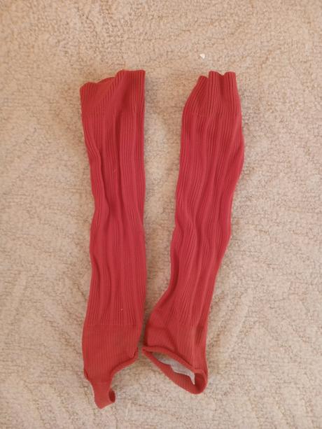 Futbalové štucne ( červené aj žlté), 