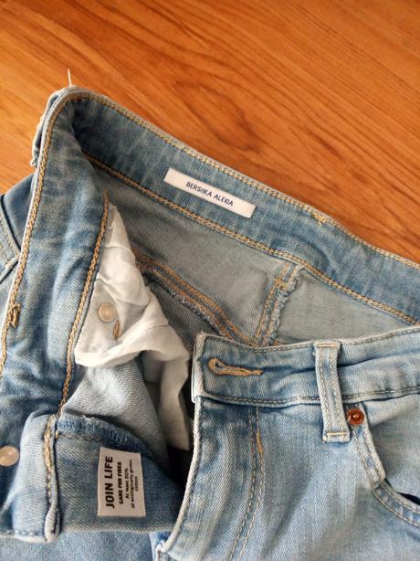 Roztrhané rifle, bershka,152