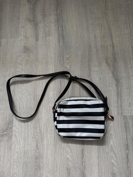 Crossbody taska tommy hilfiger, tommy hilfiger