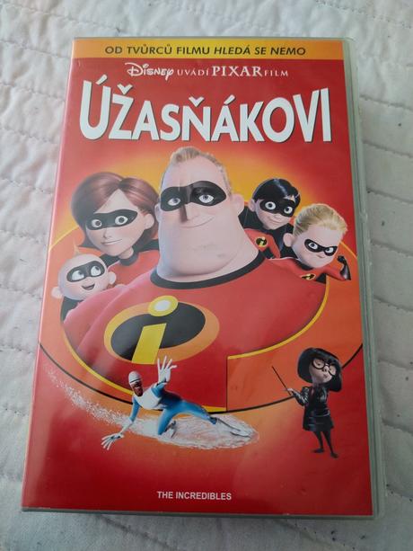 Retro vhs rodinka úžasných / úžasňákovi, 