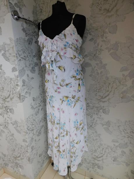 Pekne romanticke šaty, 38