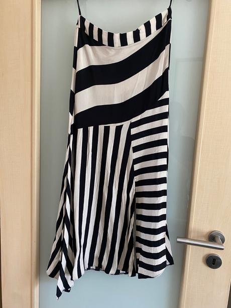 Čiernobiela letná sukňa, s