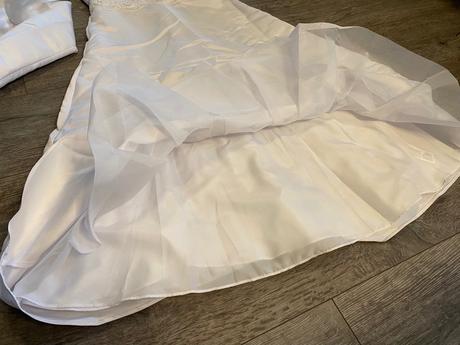 Luxusne slavnostne saty s bolerkom zn. kommunion, 152