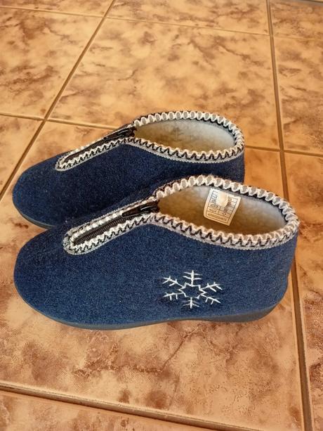 Dámske vysoké zateplené papuče, 37