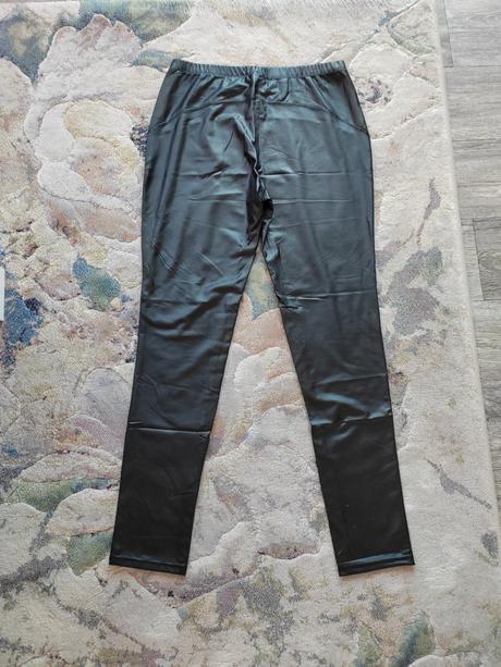 Koženkové legíny, l