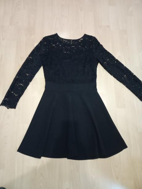 Šaty s čipkou, m