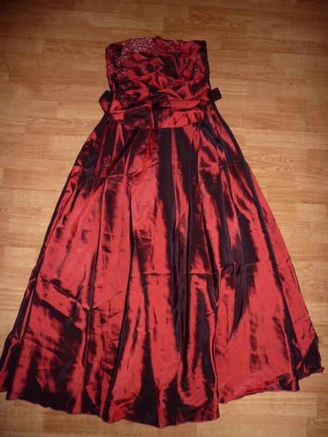 Spoločenské šaty, l