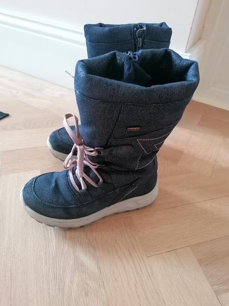 Dievčenské snehule 32, 32