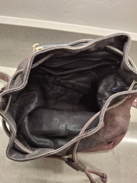 Kabelka môže byť aj crossbody, 