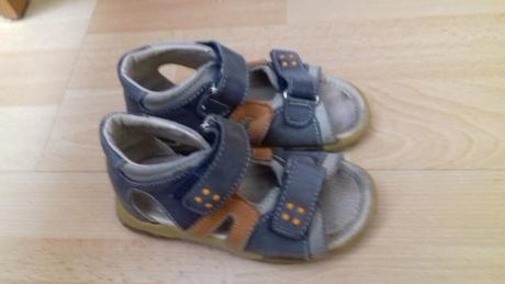 Predám chlapčenske sandálky, bären-schuhe,23