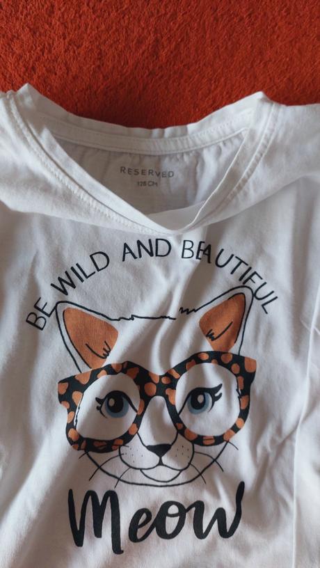 Tricko, reserved,128