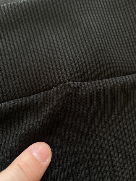 Cierne rebrovane leginy, 