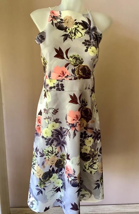 Spoločenské saty s visackou boohoo, 42 / 44