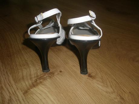 Pekné sandálky, 36
