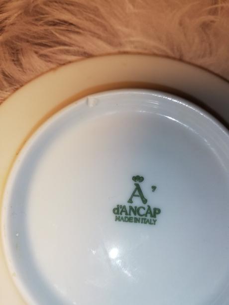 Podšálka d'ancap, 