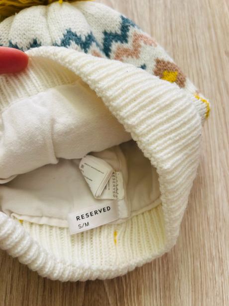 Krásny komplet čiapky, rukavíc a šálu značky reser, reserved,116