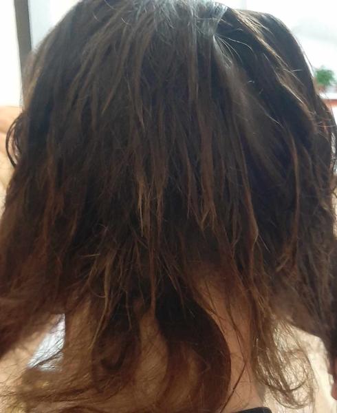 Ako obnoviť vlasy spálené po odfarbení?