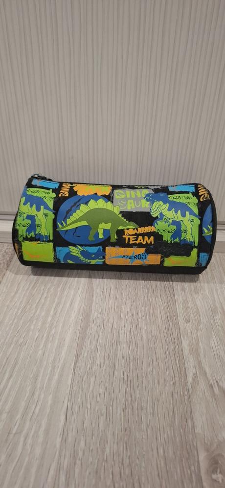 Peračník s motívom dinosaurov,