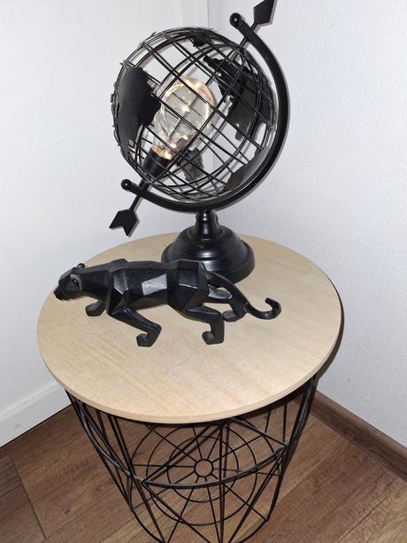 Stolová - nočná led lampa globus , da sa zasvietit,