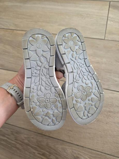 Sandalky, protetika,27